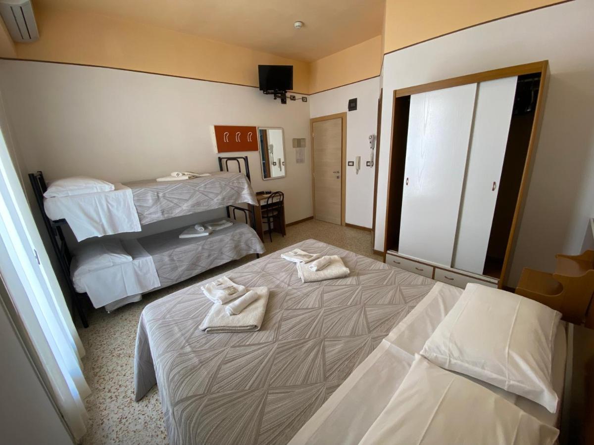 Hotel Nanni Garni Rimini Eksteriør bilde